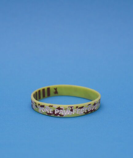 Embark Wristband- One pawfect dog - Light green camouflage